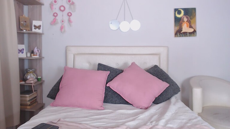 Ibizaa's Streamate show and profile