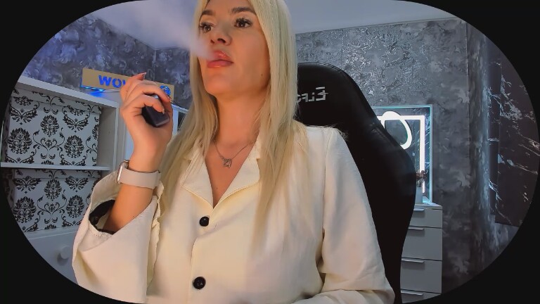 BE_WOW's Streamate show and profile