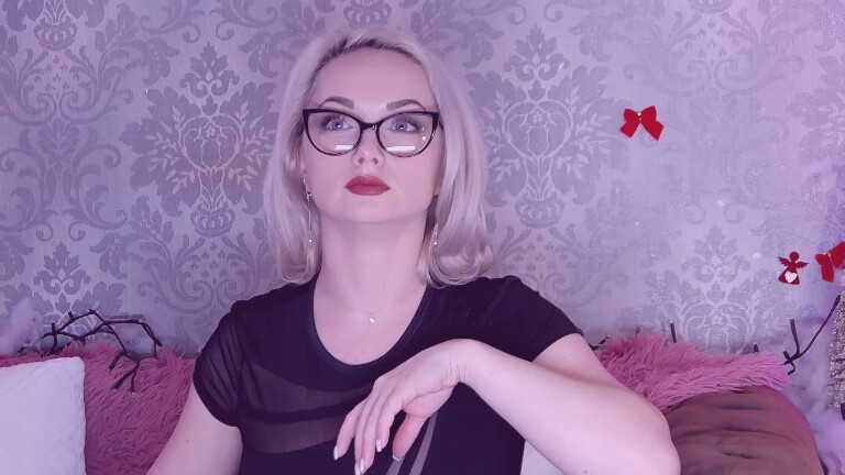 EllianaReese's Streamate show and profile