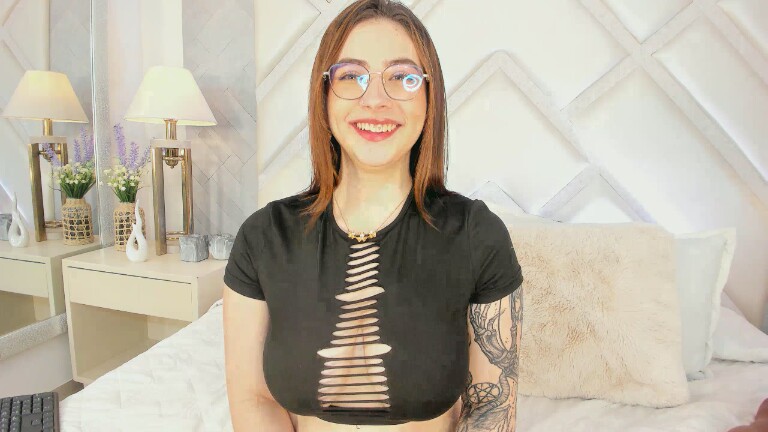 RoxanneWill's Streamate show and profile