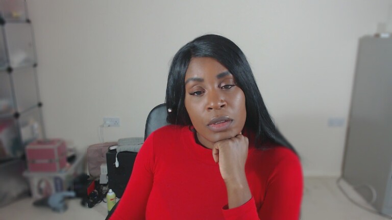 GoddessSerenaUK's Streamate show and profile