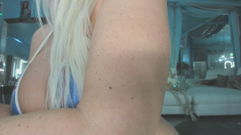 ADRIANNA777's Streamate show and profile