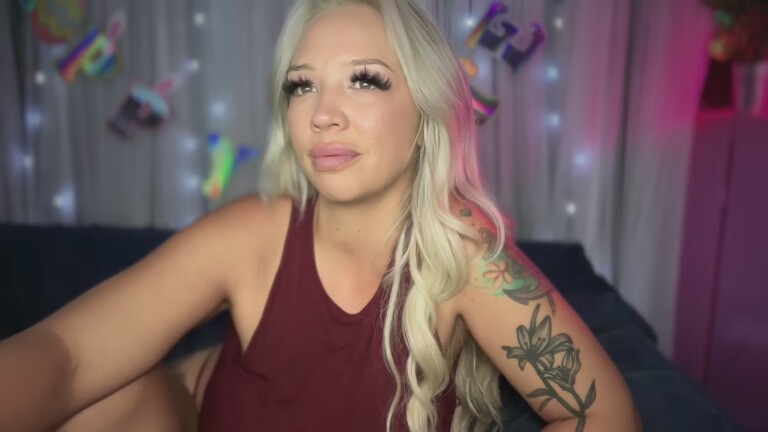 Sabrina_xx's Streamate show and profile