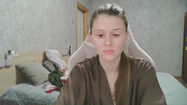 AngeLinA199's Streamate show and profile