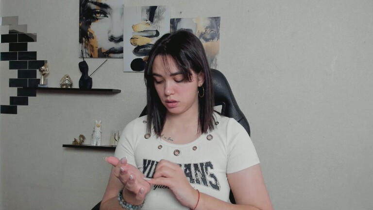 GlamNova's Streamate show and profile