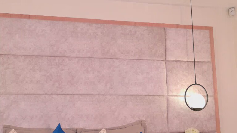 IsaRose's Streamate show and profile