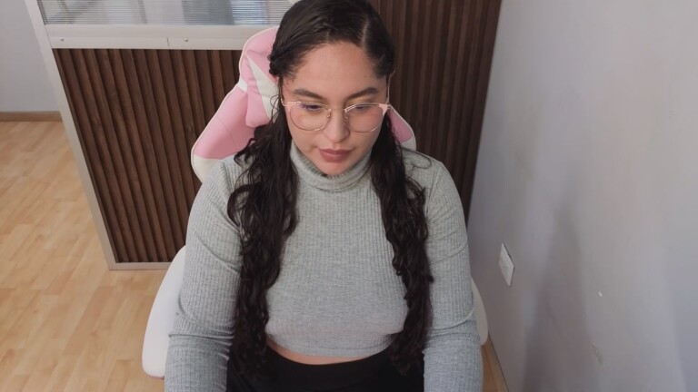 SharaThomas's Streamate show and profile