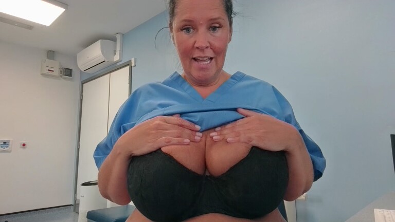 Queen_Dee_X's Streamate show and profile