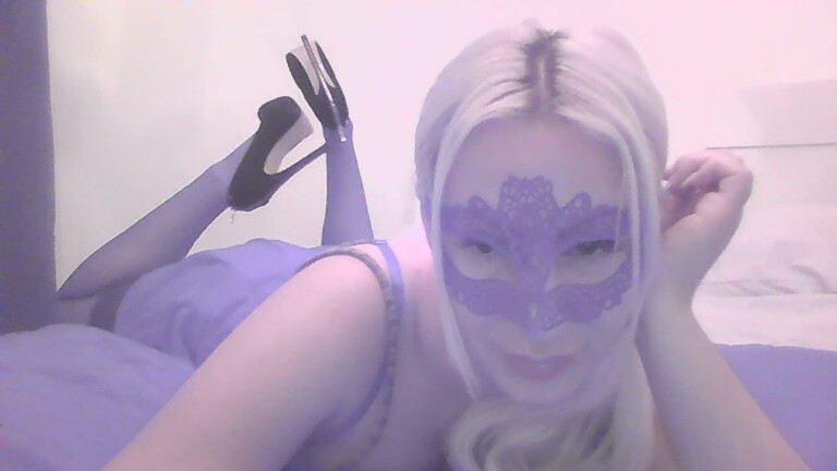 XsweetscarlettX's Streamate show and profile