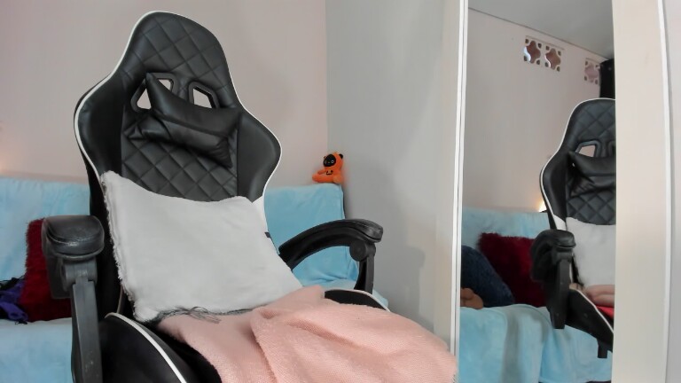 NatalieSaenz29's Streamate show and profile