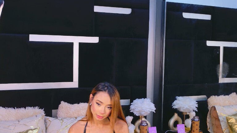 AlanaFerrara's Streamate show and profile