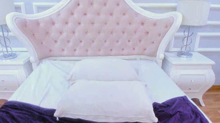 IdunBrunette's Streamate show and profile