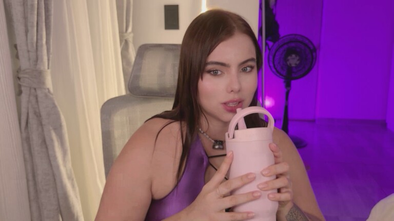 AlicePayne's Streamate show and profile