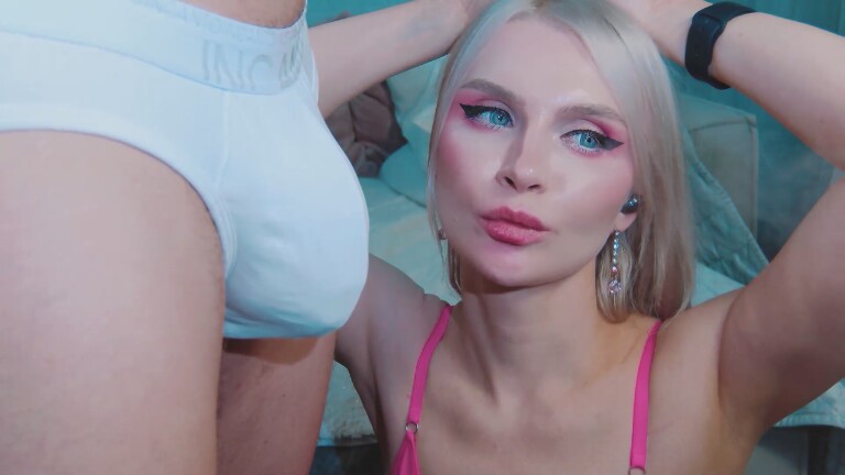 DenLina's Streamate show and profile