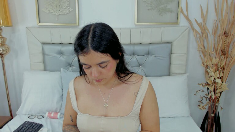 Aura_Velvet's Streamate show and profile